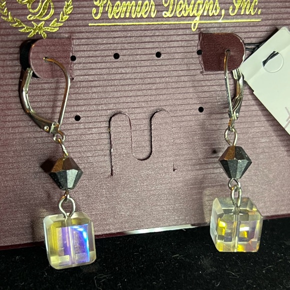 Premier Designs “Ice Crystal” Earrings - Picture 3 of 3